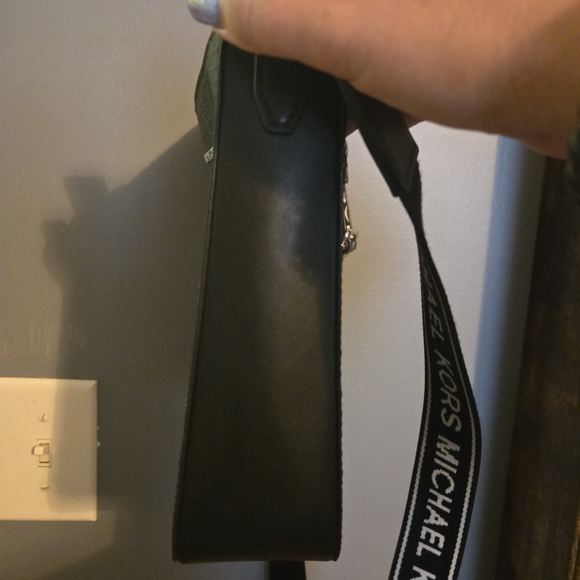 Michael Kors Black Crossbody Bag - Picture 5 of 7